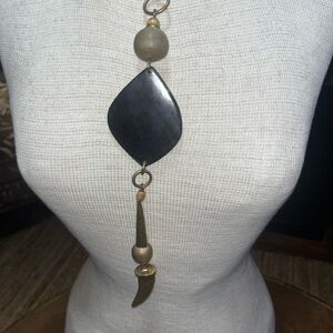 Elegant Black and Gold Pendant Necklace